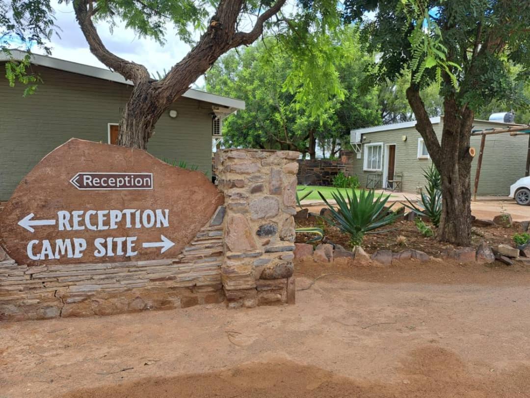 Koha Guesthouse Mariental Exteriér fotografie