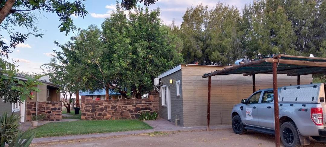 Koha Guesthouse Mariental Exteriér fotografie