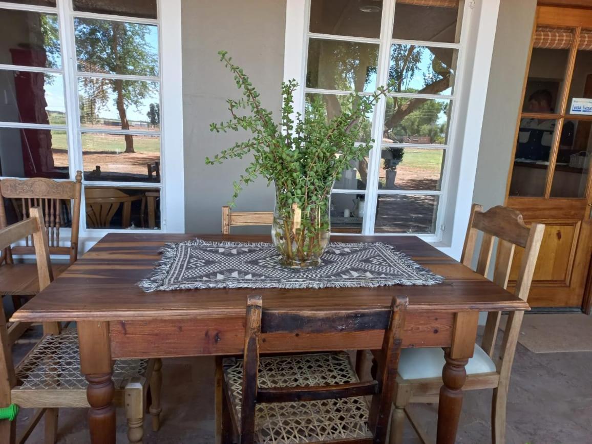 Koha Guesthouse Mariental Exteriér fotografie