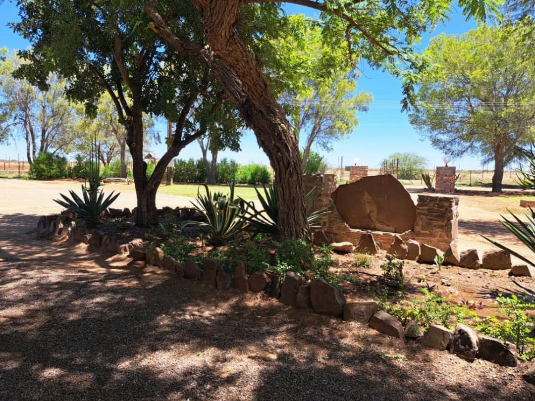 Koha Guesthouse Mariental Exteriér fotografie